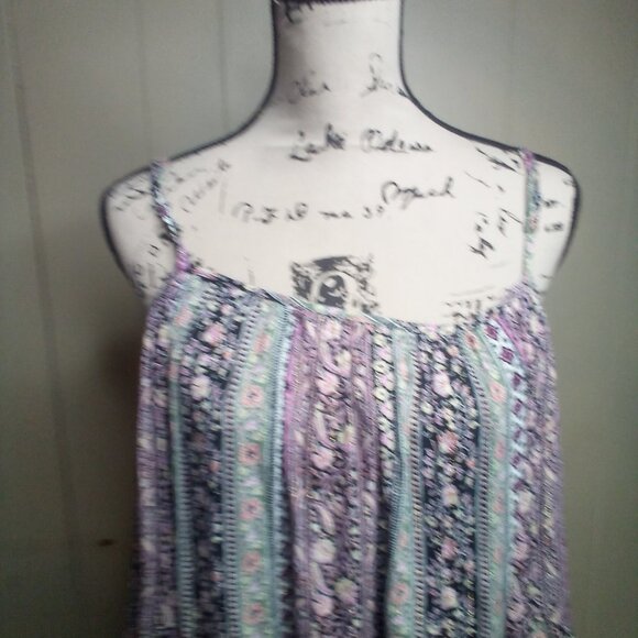 Altar'd State Blouse M Cut-Out Short Bell Sleeve Flowing Floral Colorful - Picture 11 of 15